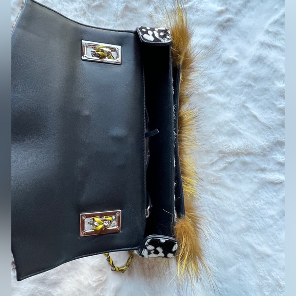 Authentic Fendi Be Baguette bag - Picture 12 of 16